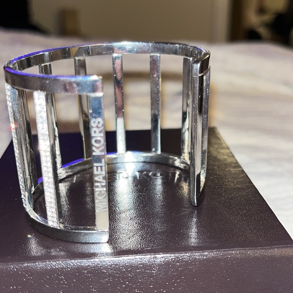 Michael Kors Bangle - Picture 4 of 8
